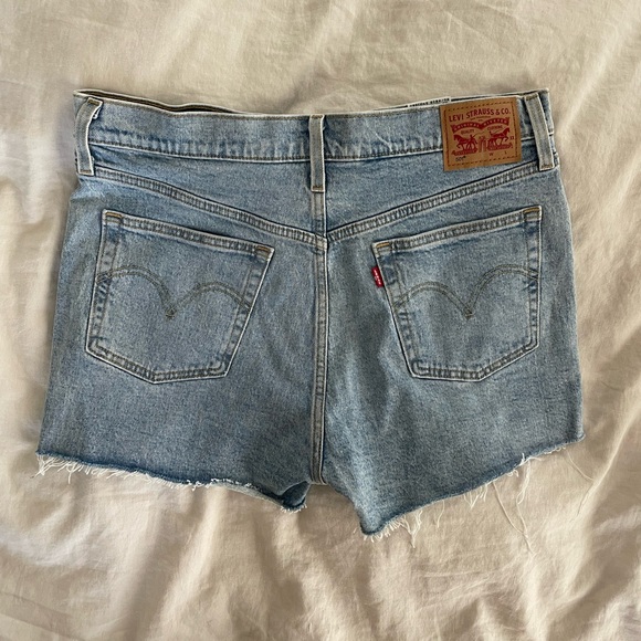 Levi’s 501 High Waisted denim shorts Sz 32 - Picture 2 of 3